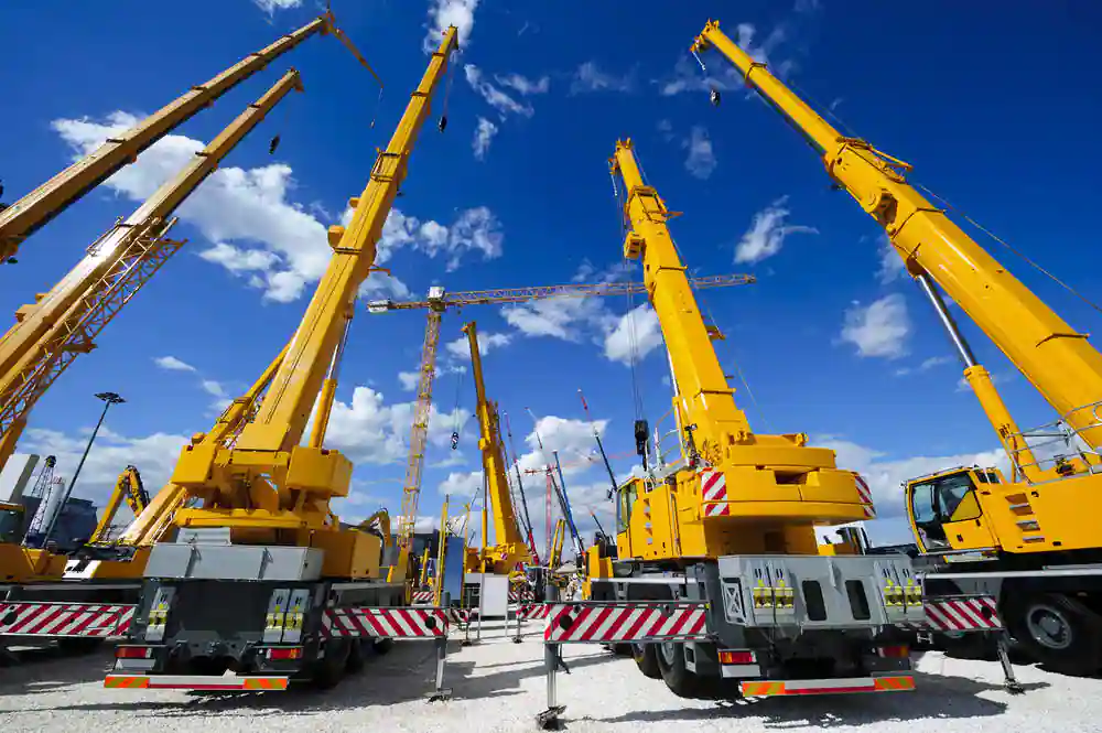 Heavy duty crane rental